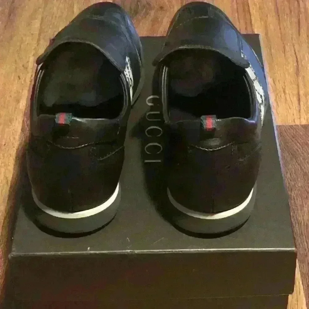 Men’s Authentic Gucci Shoes!!